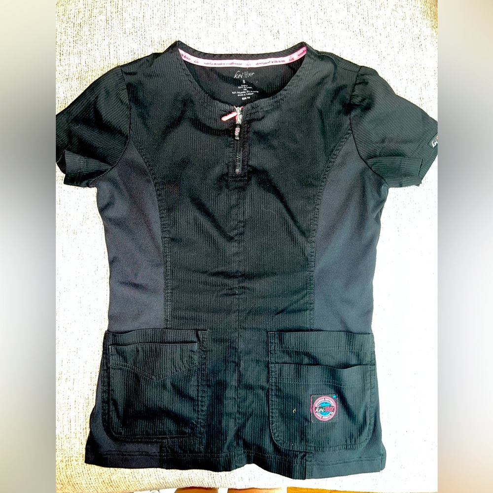 Koi Lite Scrub top